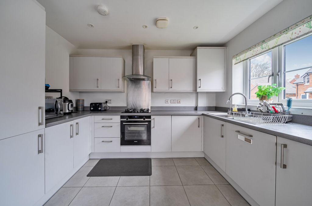 Property photo 3 of 21 1405703-9-699c7c2...