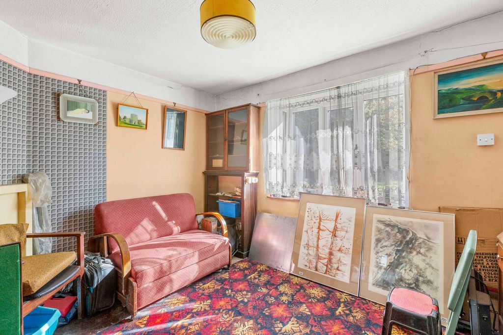 Property photo 2 of 6