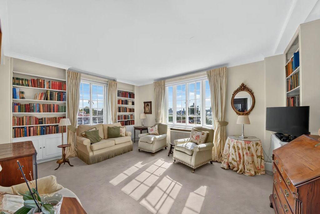 Property photo 1 of 16 Swan Court