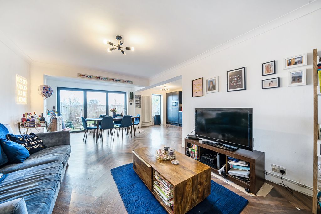 Property photo 3 of 15 Reception