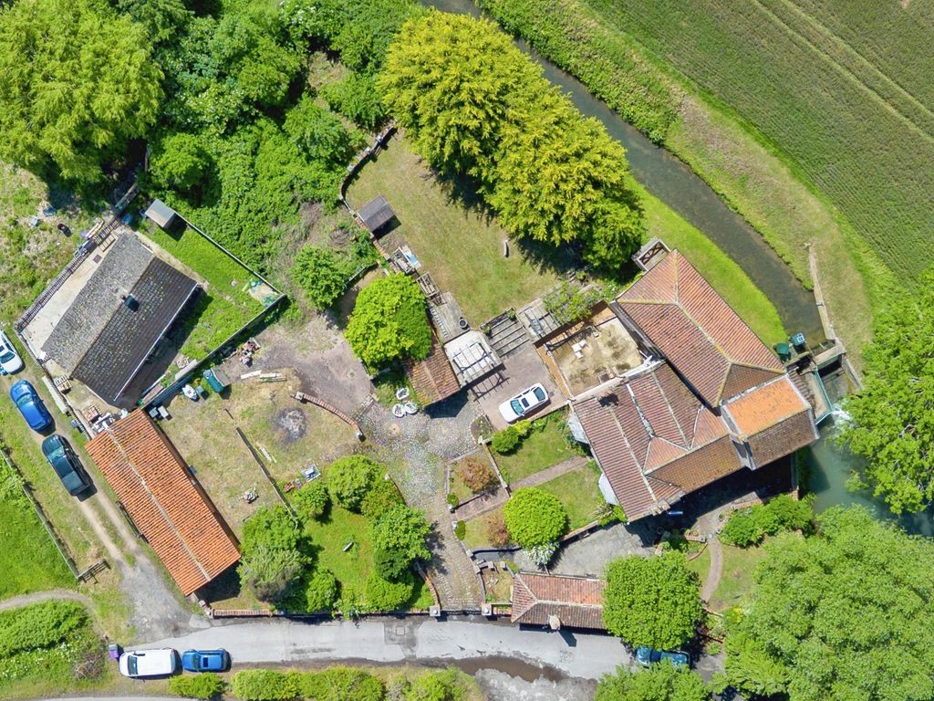 Property photo 3 of 27 Drone