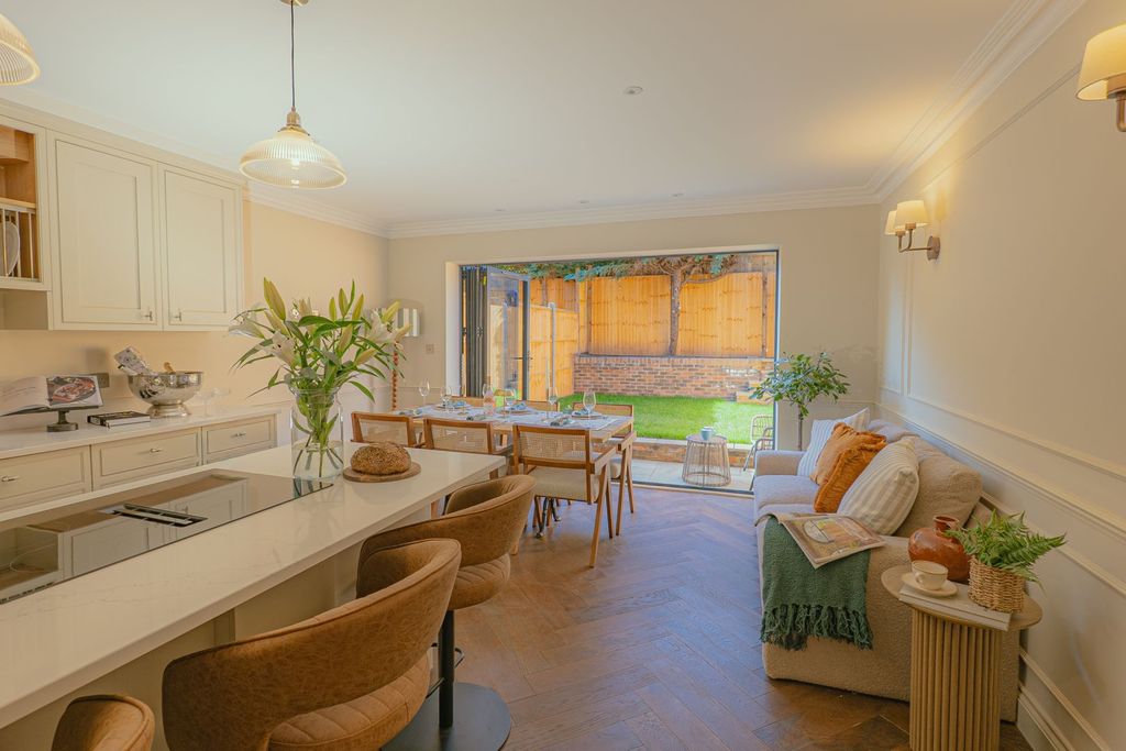 Property photo 3 of 30