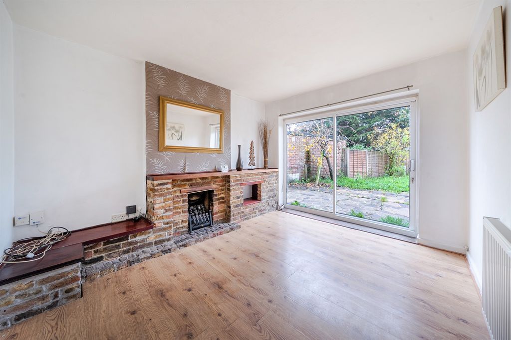 Property photo 3 of 12