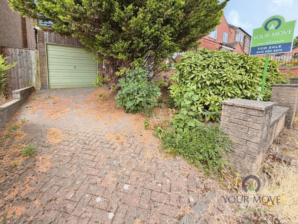 Property photo 2 of 15 Driveway