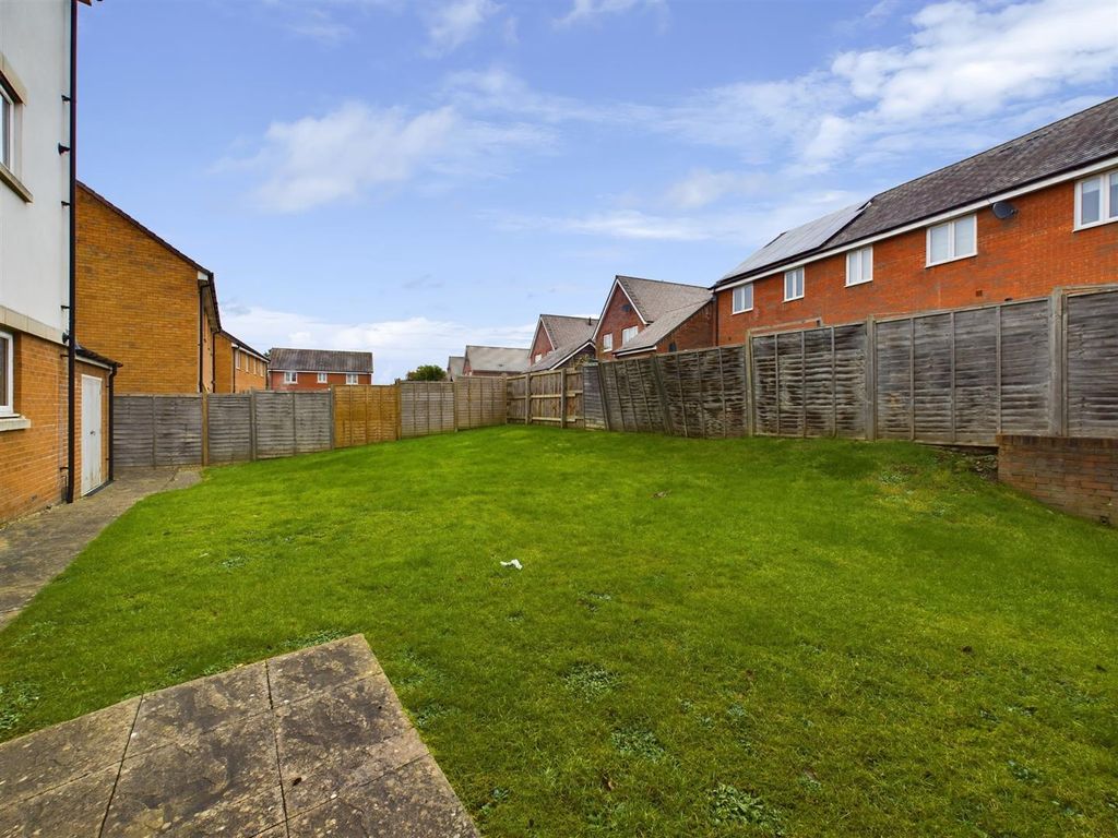 Property photo 2 of 11