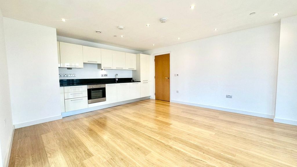 Property photo 3 of 14 Picture No. 12