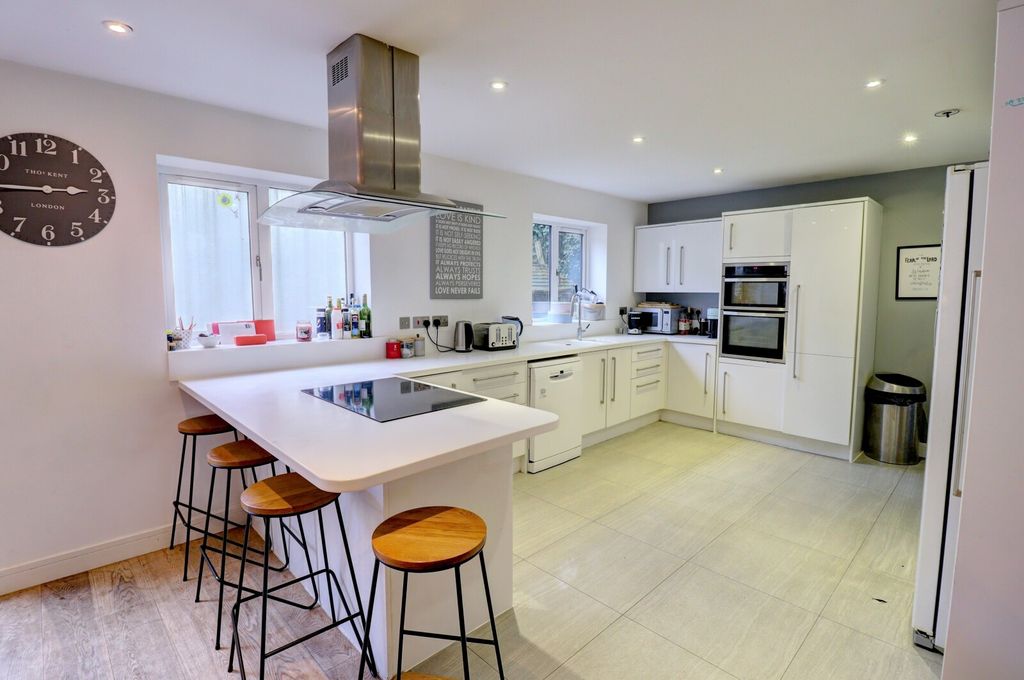 Property photo 3 of 17 Picture No. 06