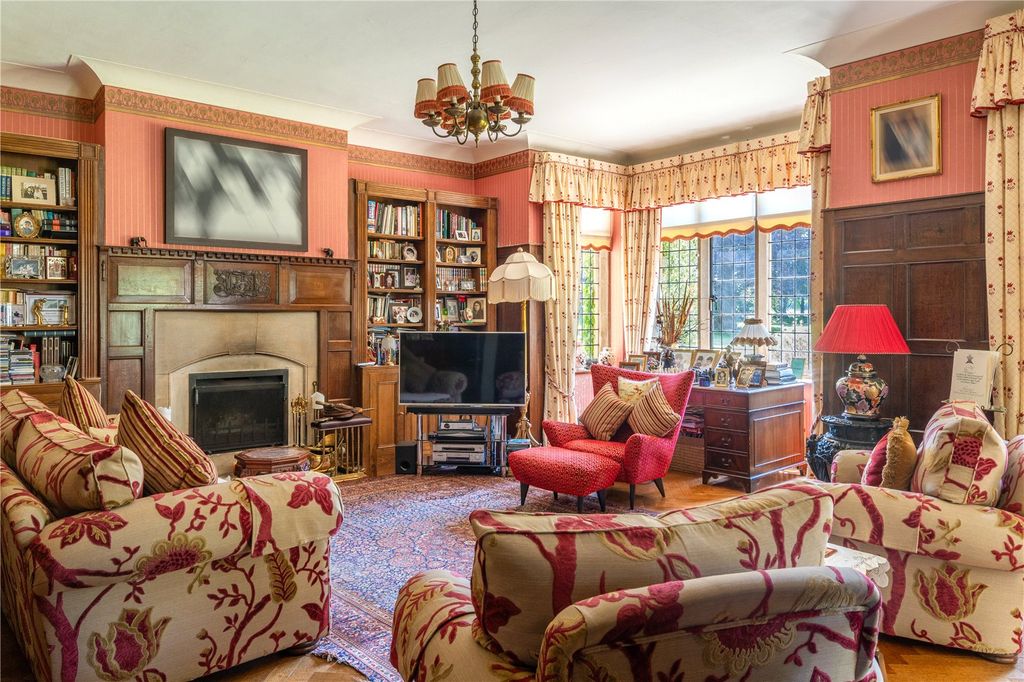 Property photo 3 of 25 Waterton House