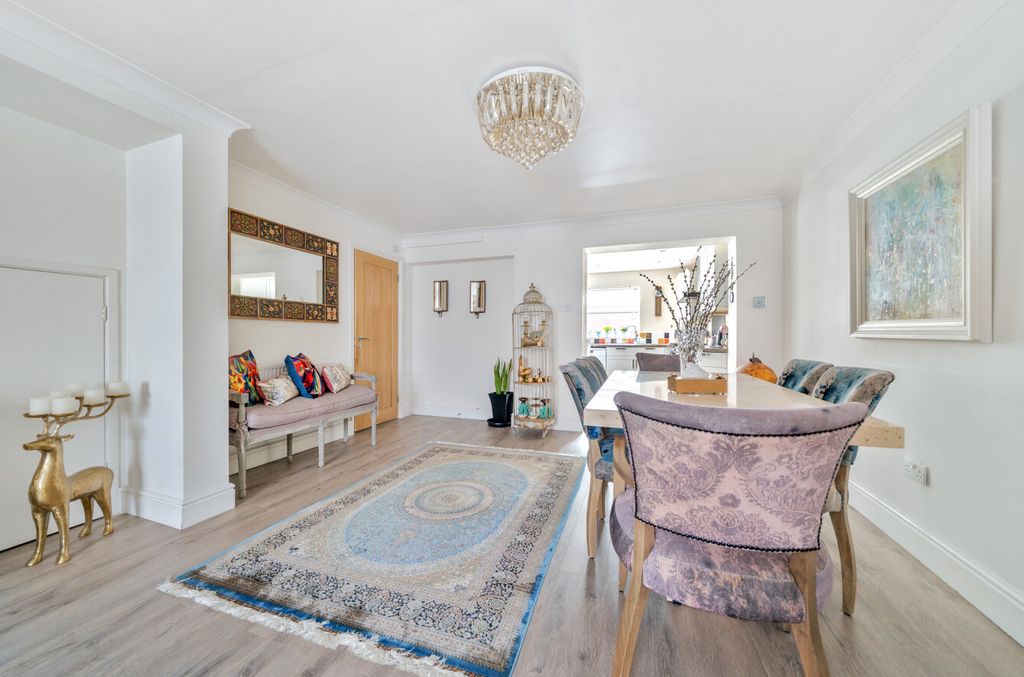Property photo 3 of 18 35-681515Ddadc8A-...