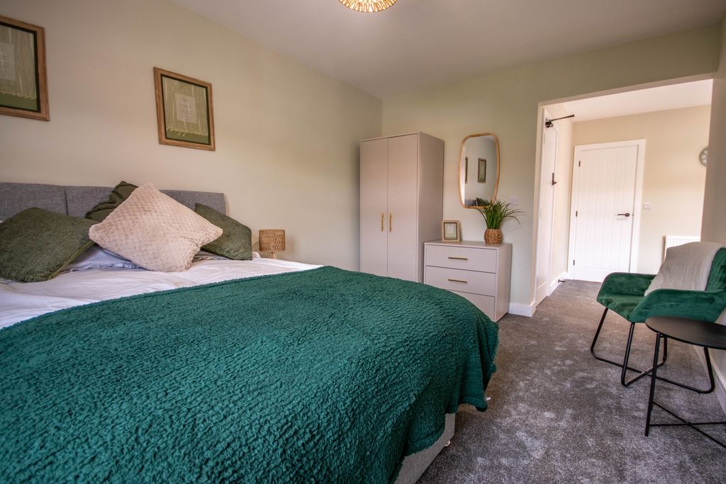 Property photo 2 of 15 E-2