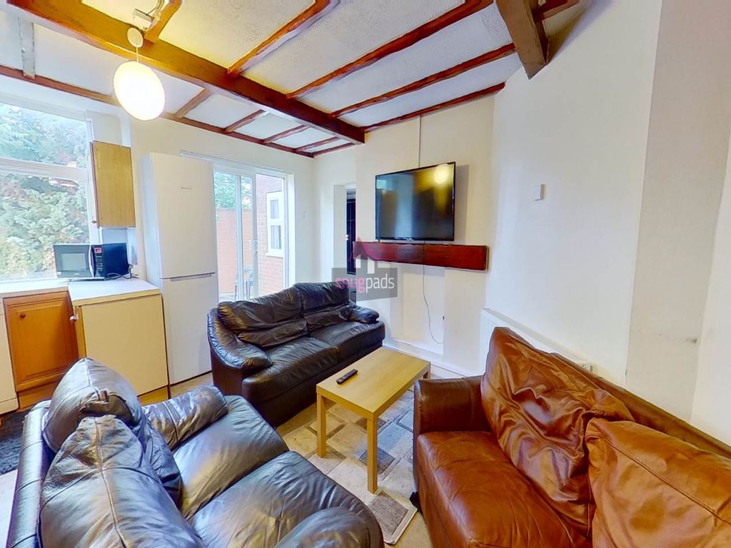 Property photo 2 of 14 Kit