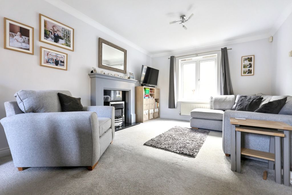 Property photo 3 of 24 Img_3704