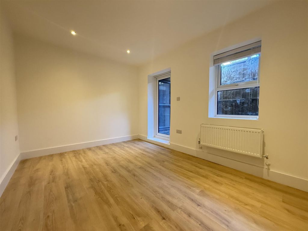 Property photo 3 of 12 Img_3002.Jpg