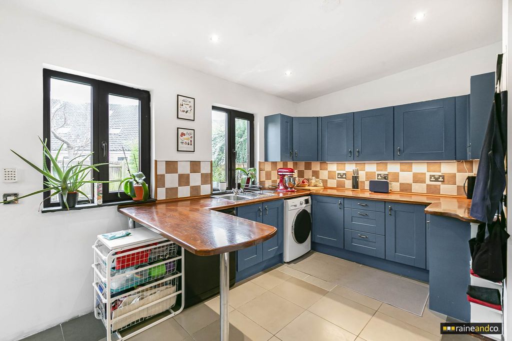 Property photo 3 of 22