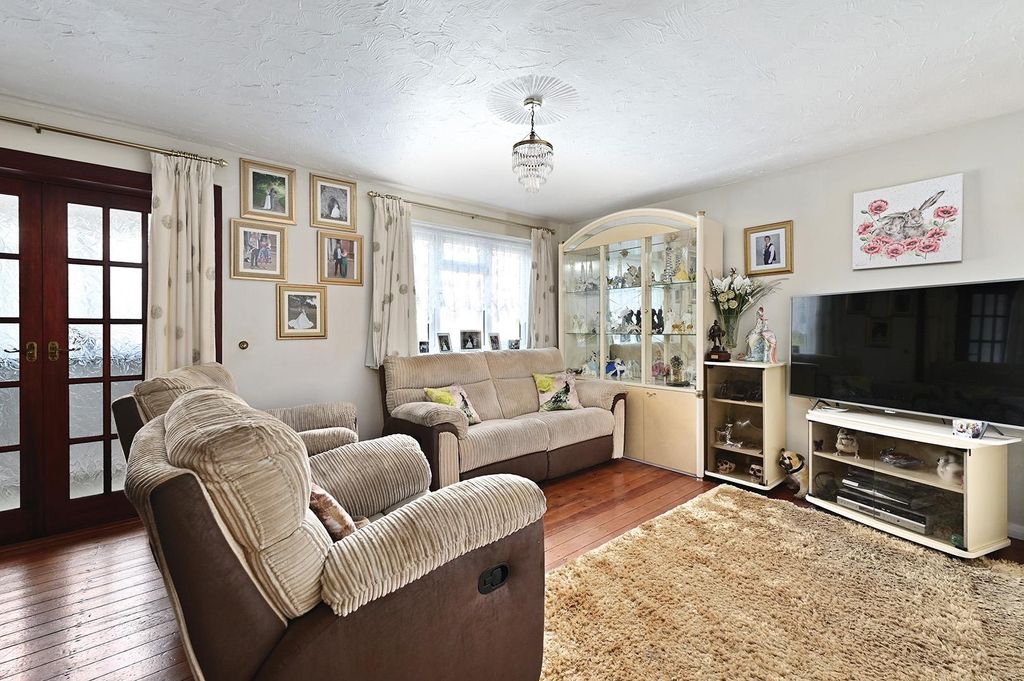 Property photo 2 of 14 Woodlands