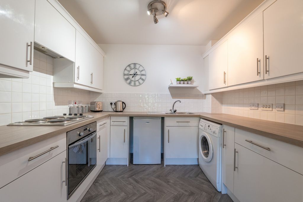 Property photo 3 of 18