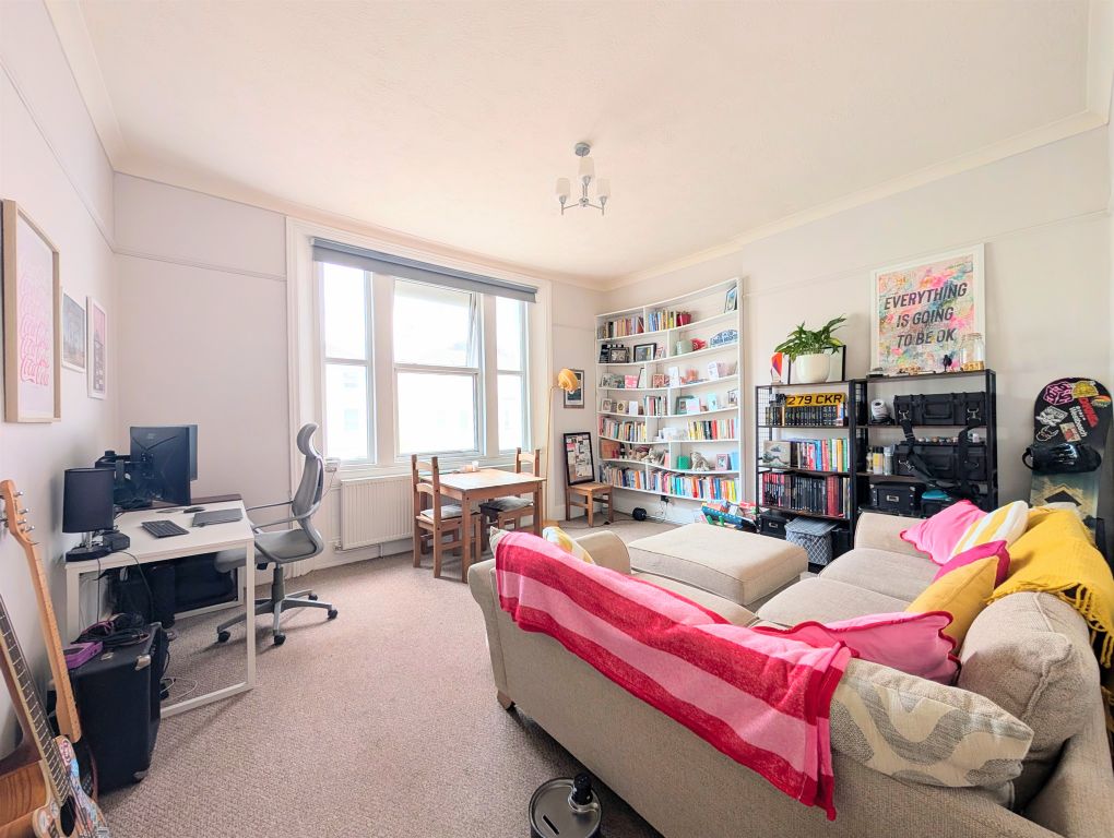 Property photo 2 of 8