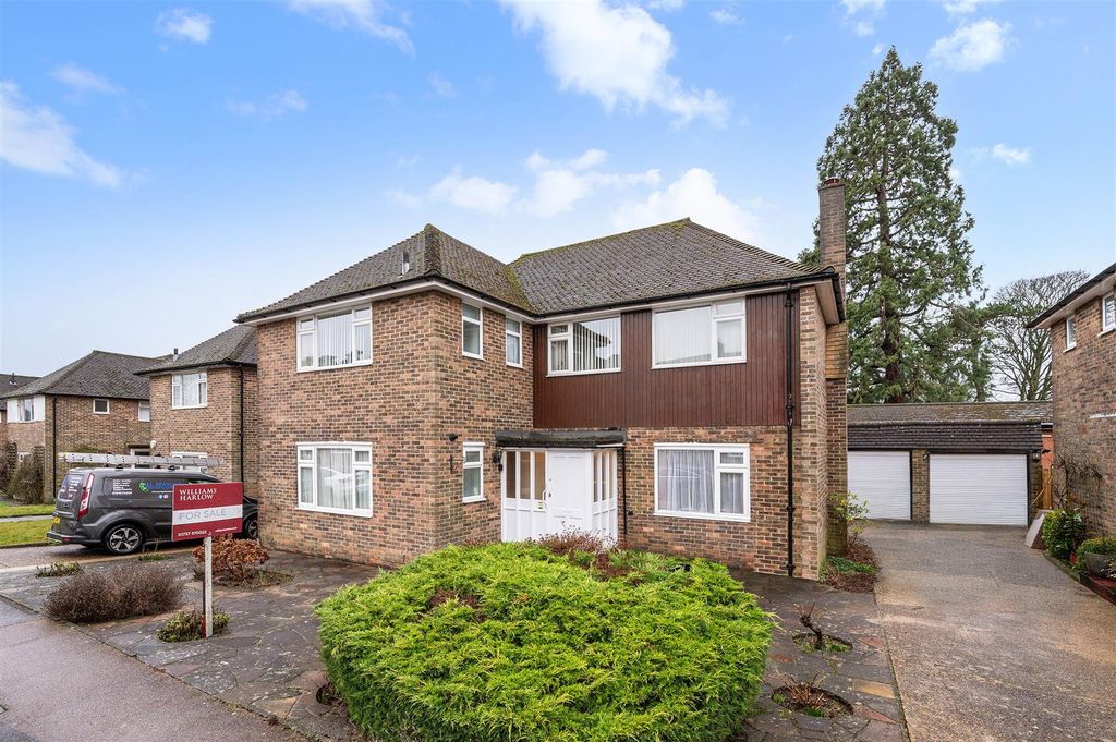 Property photo 1 of 20 Courtlands Crescent 14  (20).Jpg