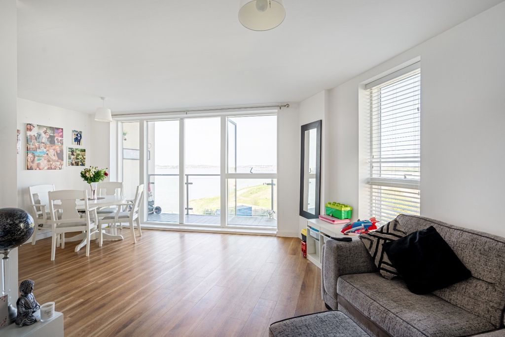 Property photo 3 of 17 2151835