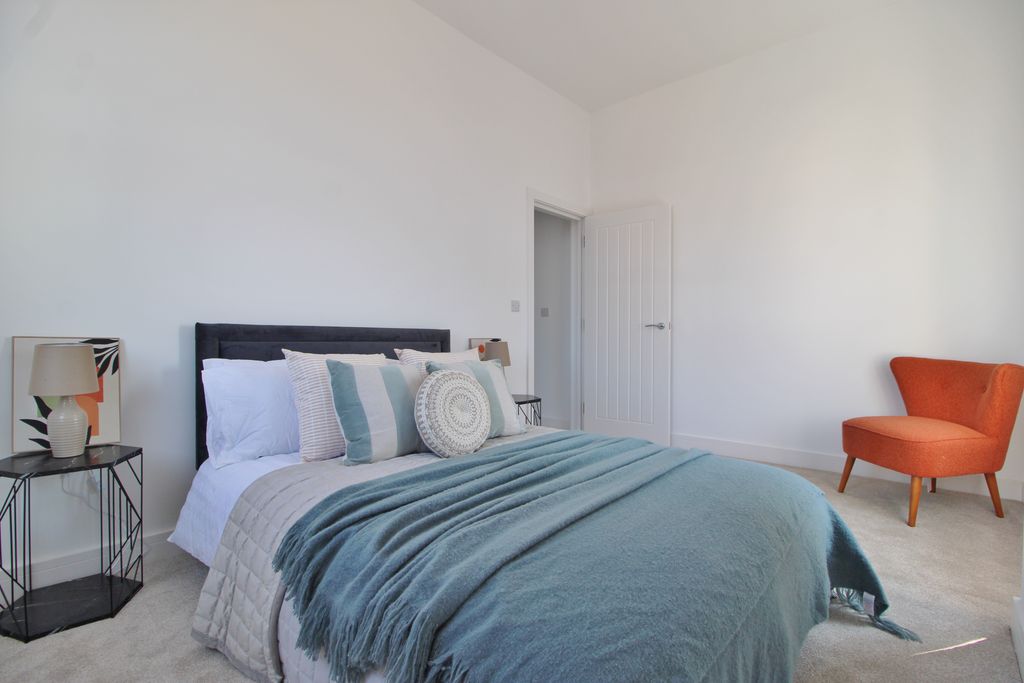 Property photo 3 of 24