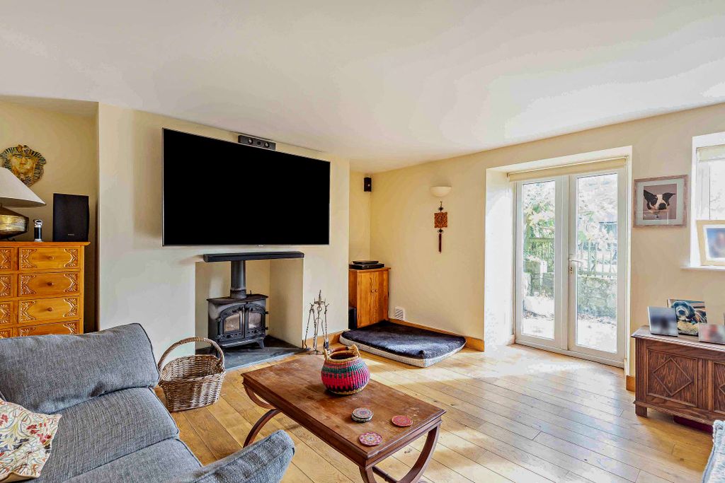 Property photo 2 of 26