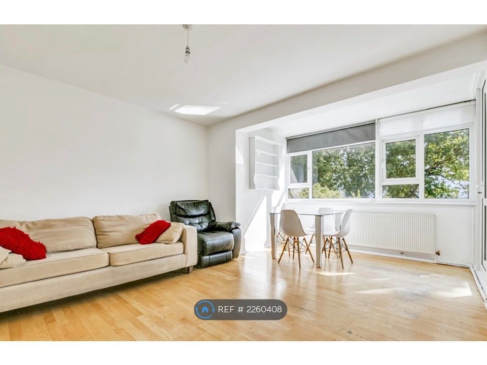 Property photo 1 of 10 Living Room