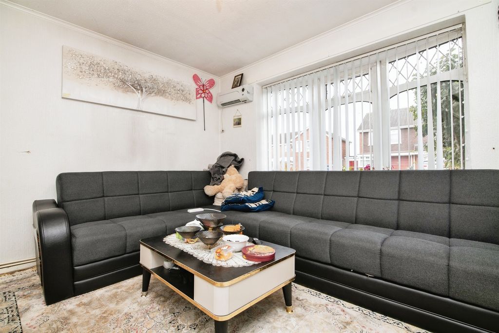 Property photo 3 of 14