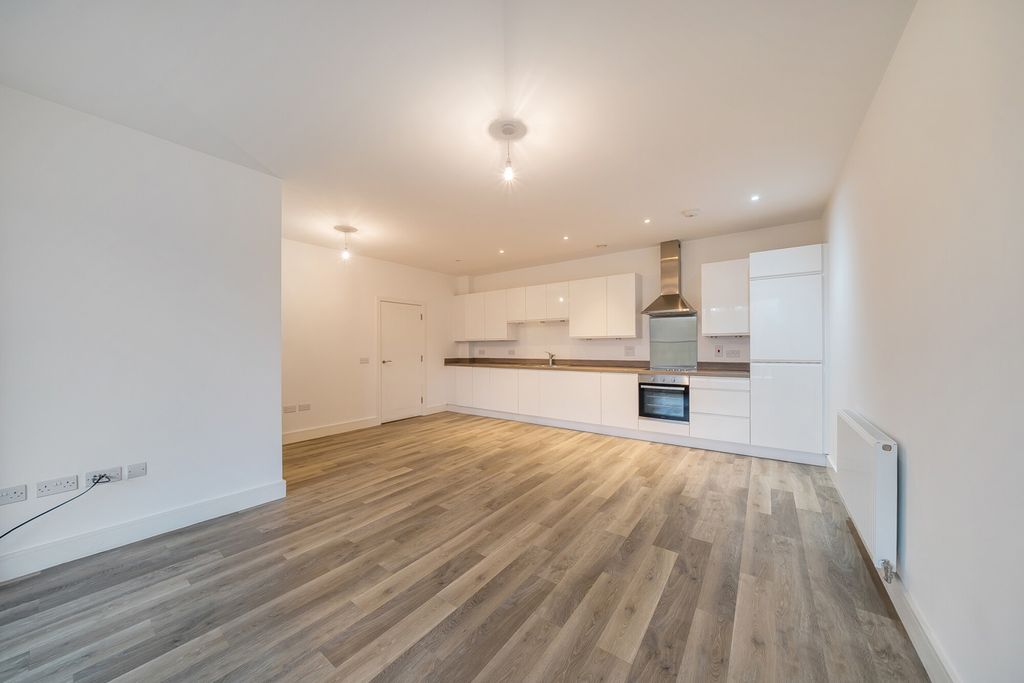 Property photo 2 of 15 1400838-1-6968Da6...