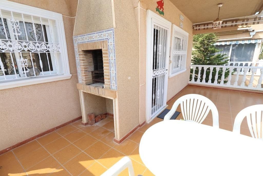 Property photo 3 of 32