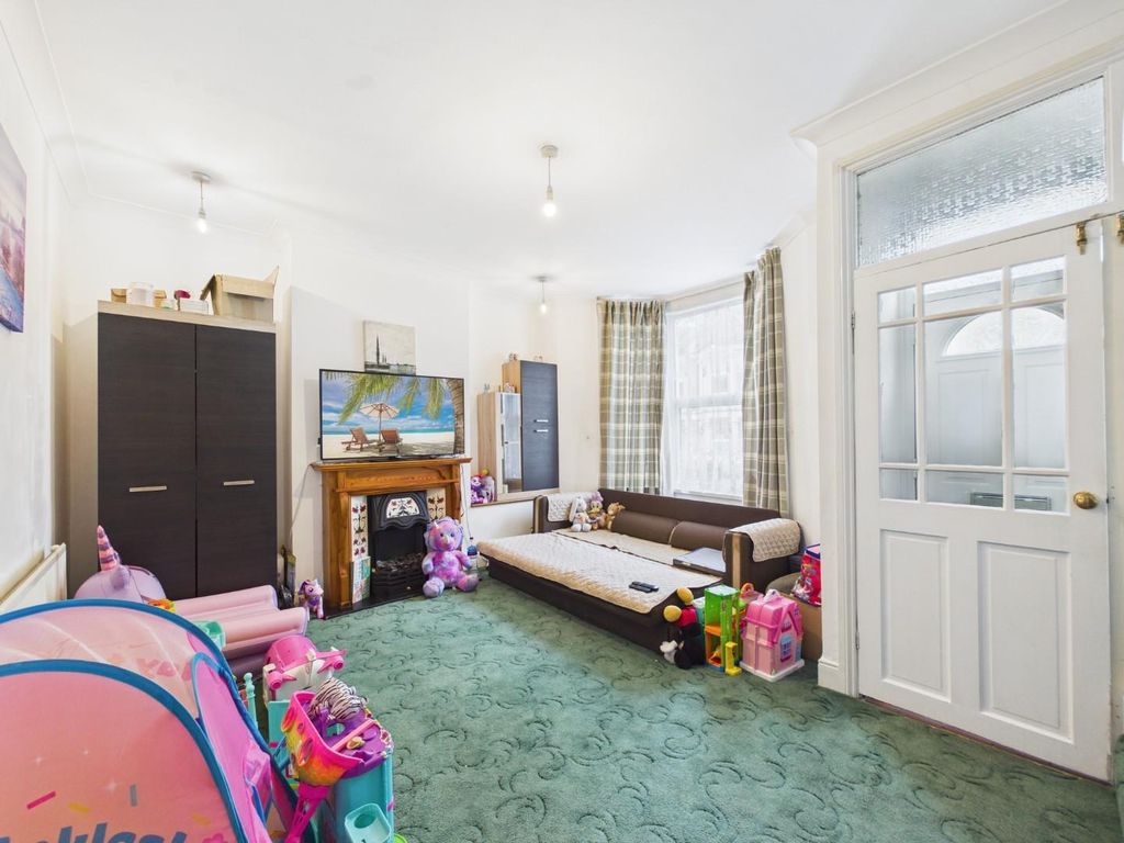 Property photo 2 of 20 Cam01530G0-Pr0379-Still001.Jpg