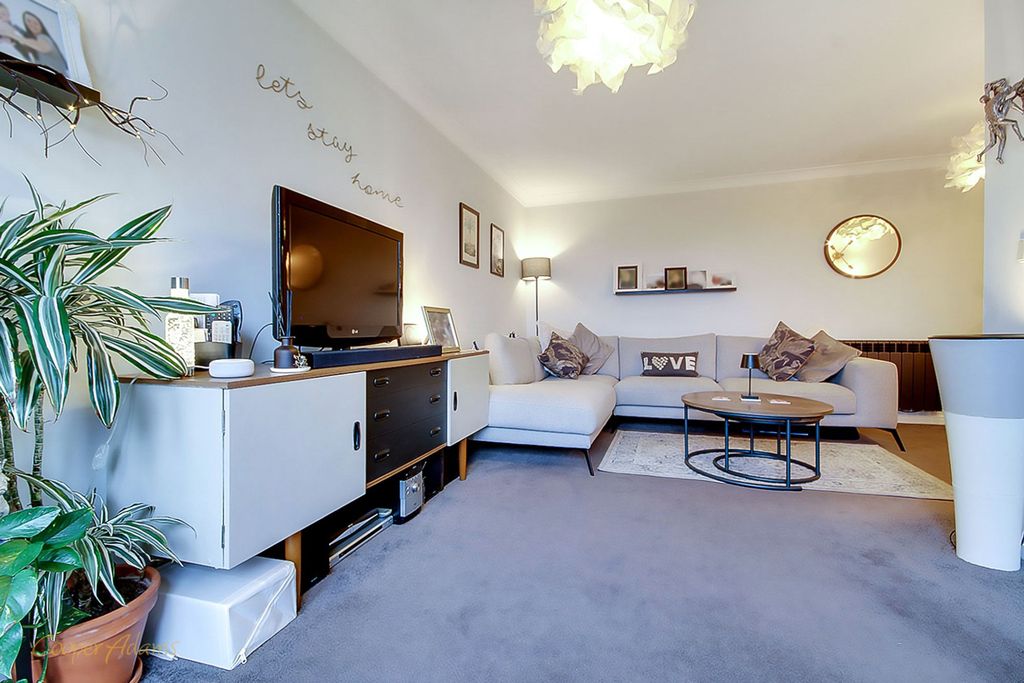 Property photo 2 of 12 Sitting Room