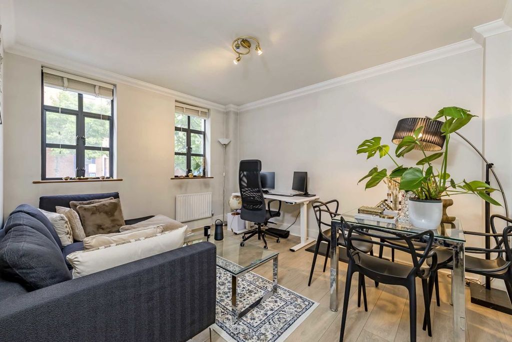 Property photo 2 of 5