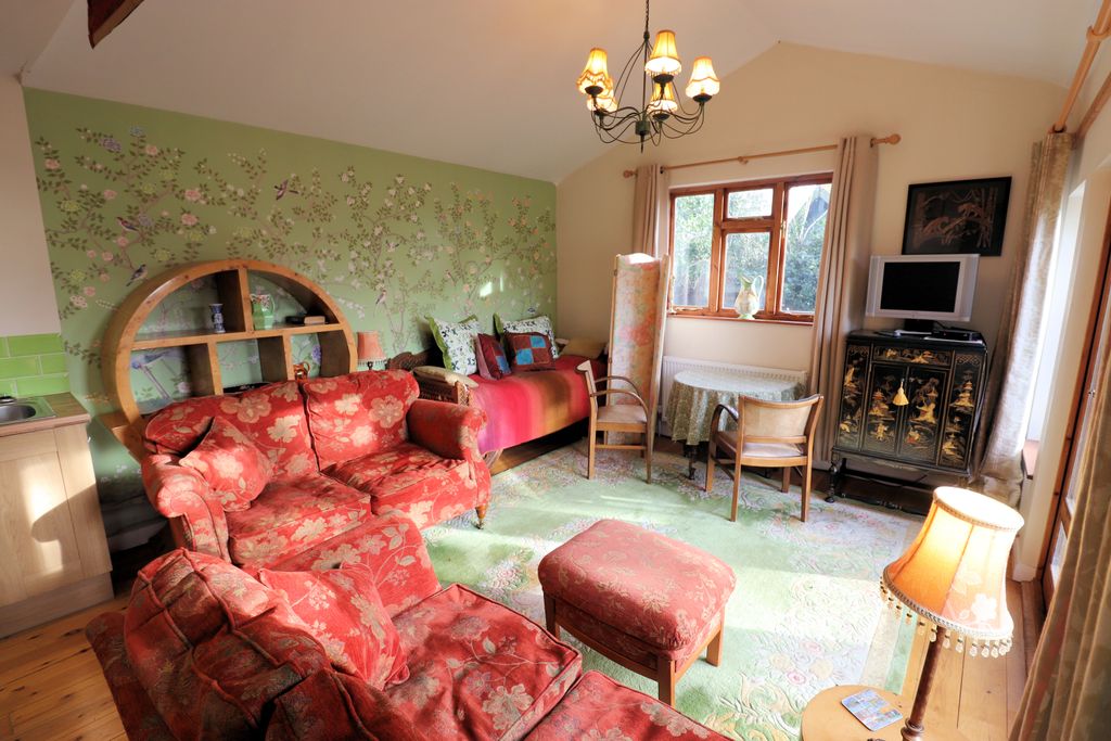 Property photo 2 of 12