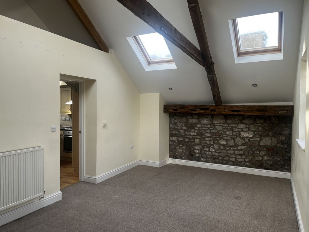 Property photo 2 of 8 Gallery