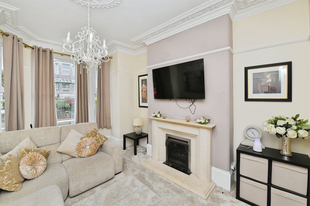 Property photo 3 of 28