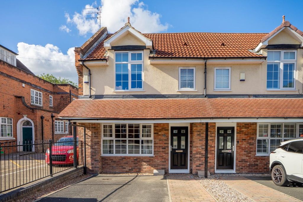 Property photo 1 of 18 External (Front)