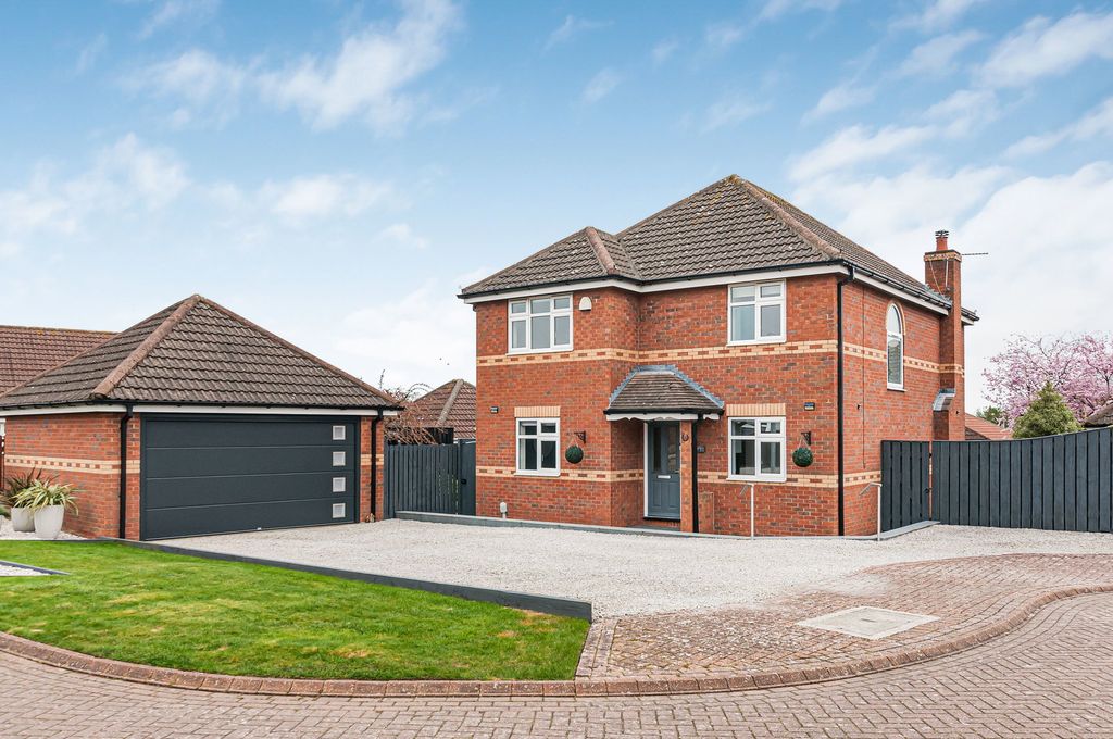 Property photo 1 of 36