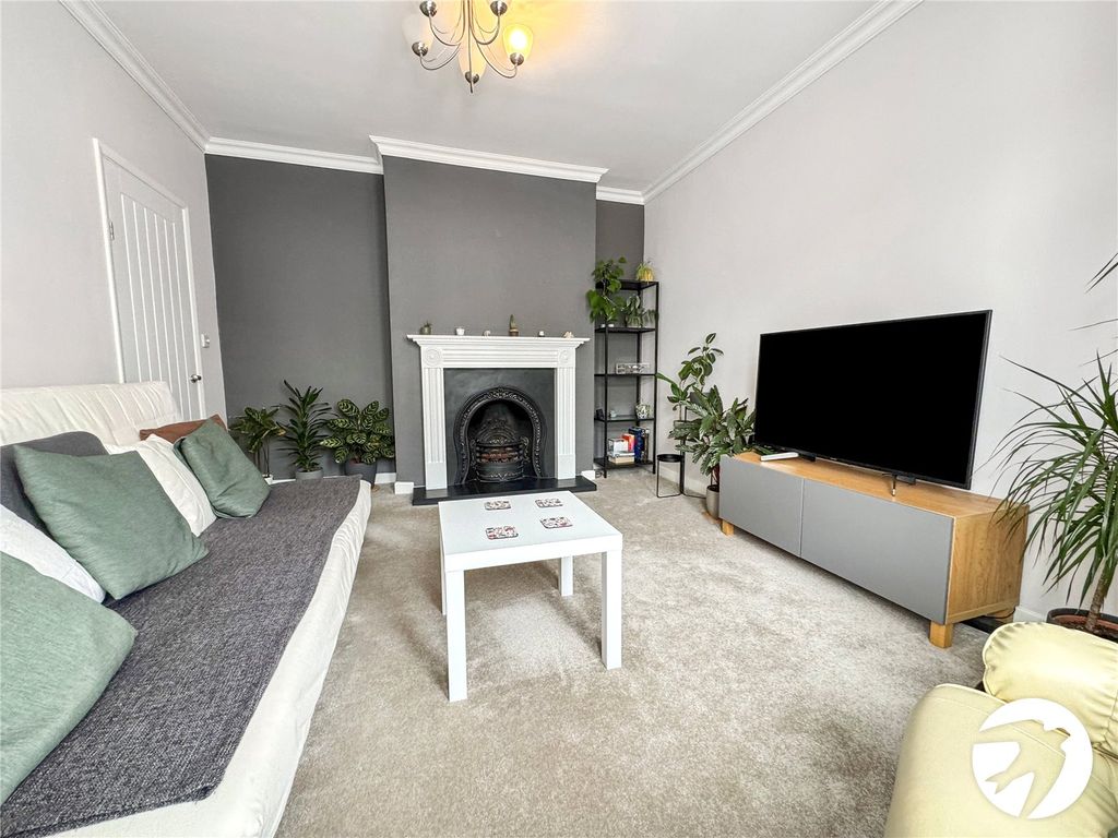 Property photo 2 of 17 Picture No. 16