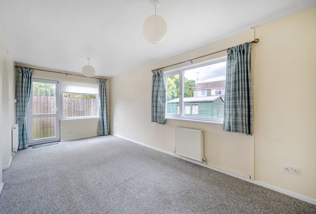 Property photo 3 of 16 1326520-17-687915...