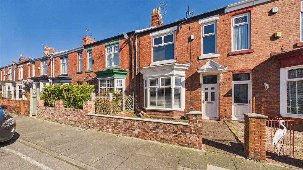 Property photo 1 of 32