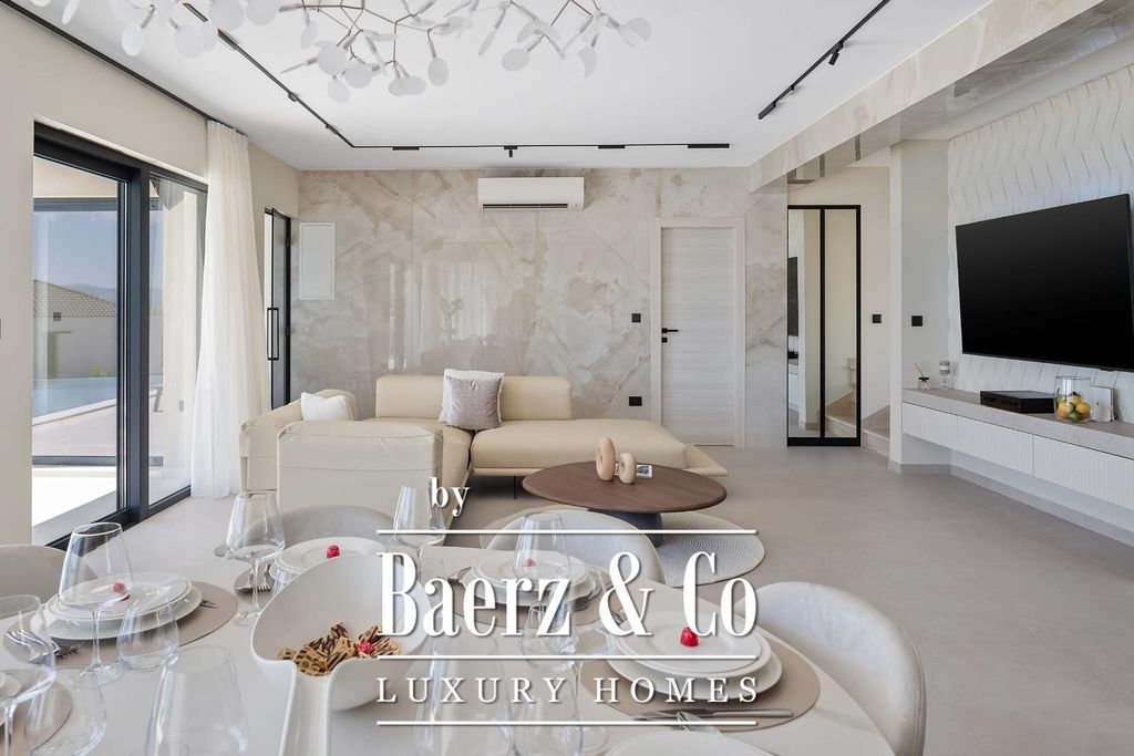 Property photo 3 of 27