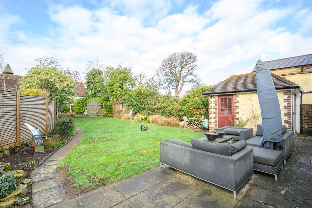 Property photo 3 of 21