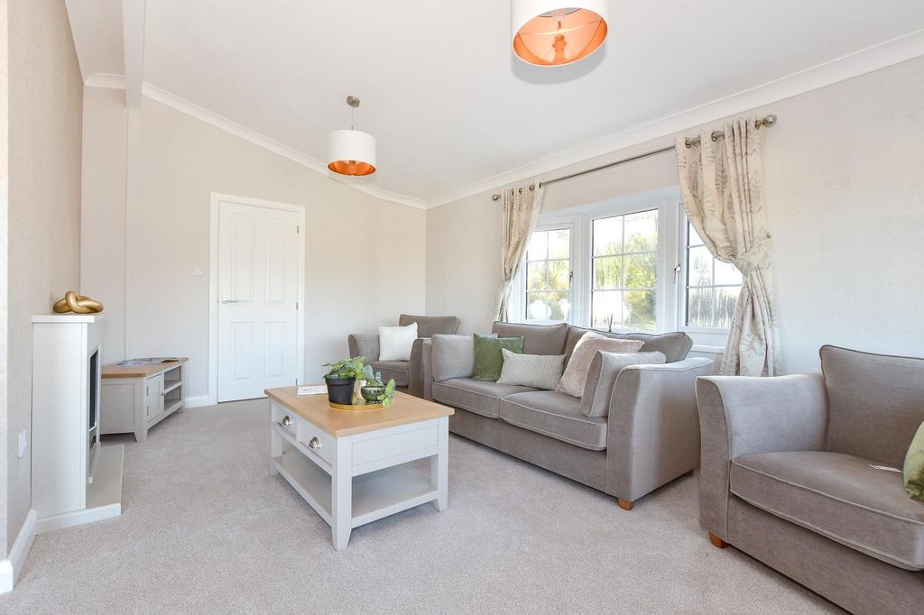 Property photo 3 of 21