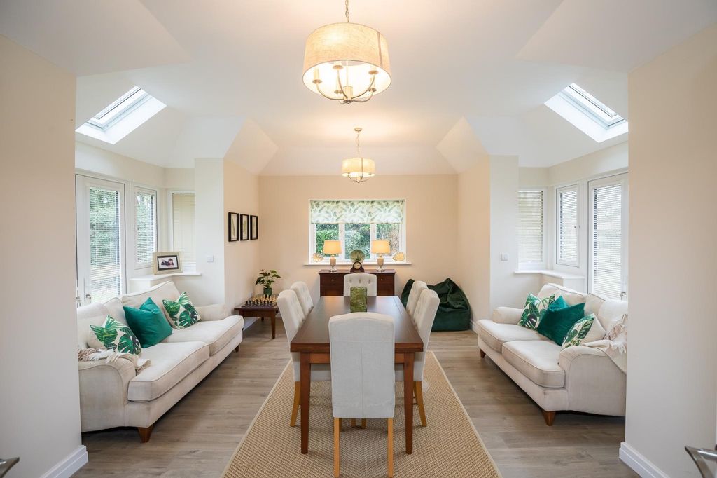 Property photo 3 of 32 Living Room