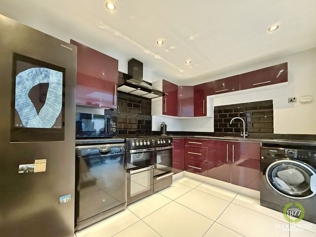 Property photo 3 of 37