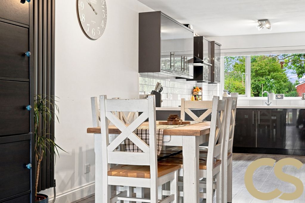 Property photo 3 of 16 5475664