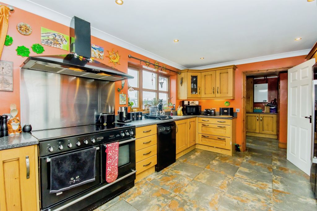 Property photo 2 of 25