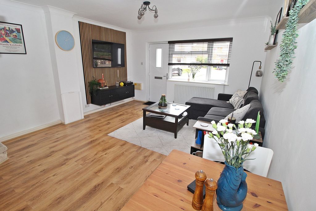 Property photo 2 of 10 5262742