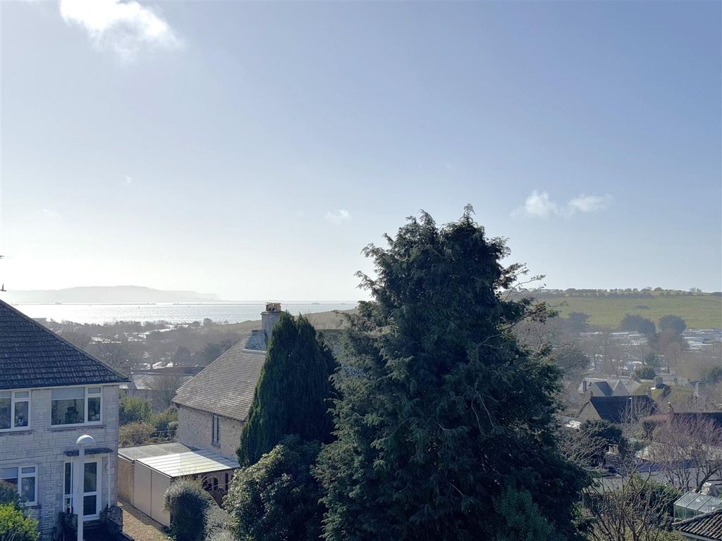Property photo 3 of 20 19.Jpeg
