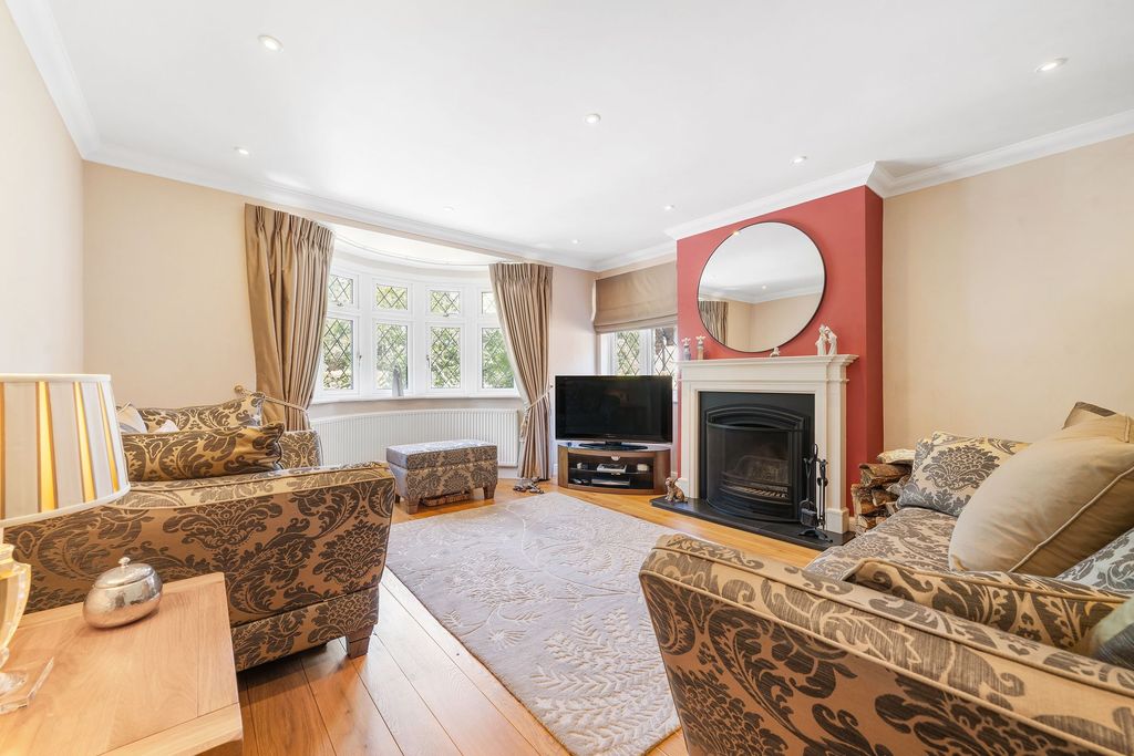 Property photo 2 of 18